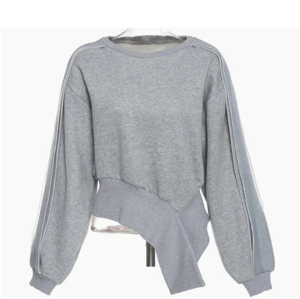 Asymmetrical hem sweatshirt with fleece lining